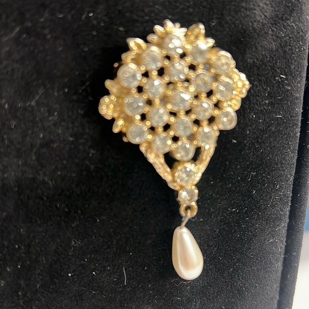 Goldtone Crystal and Pearl Drop Brooch Pin